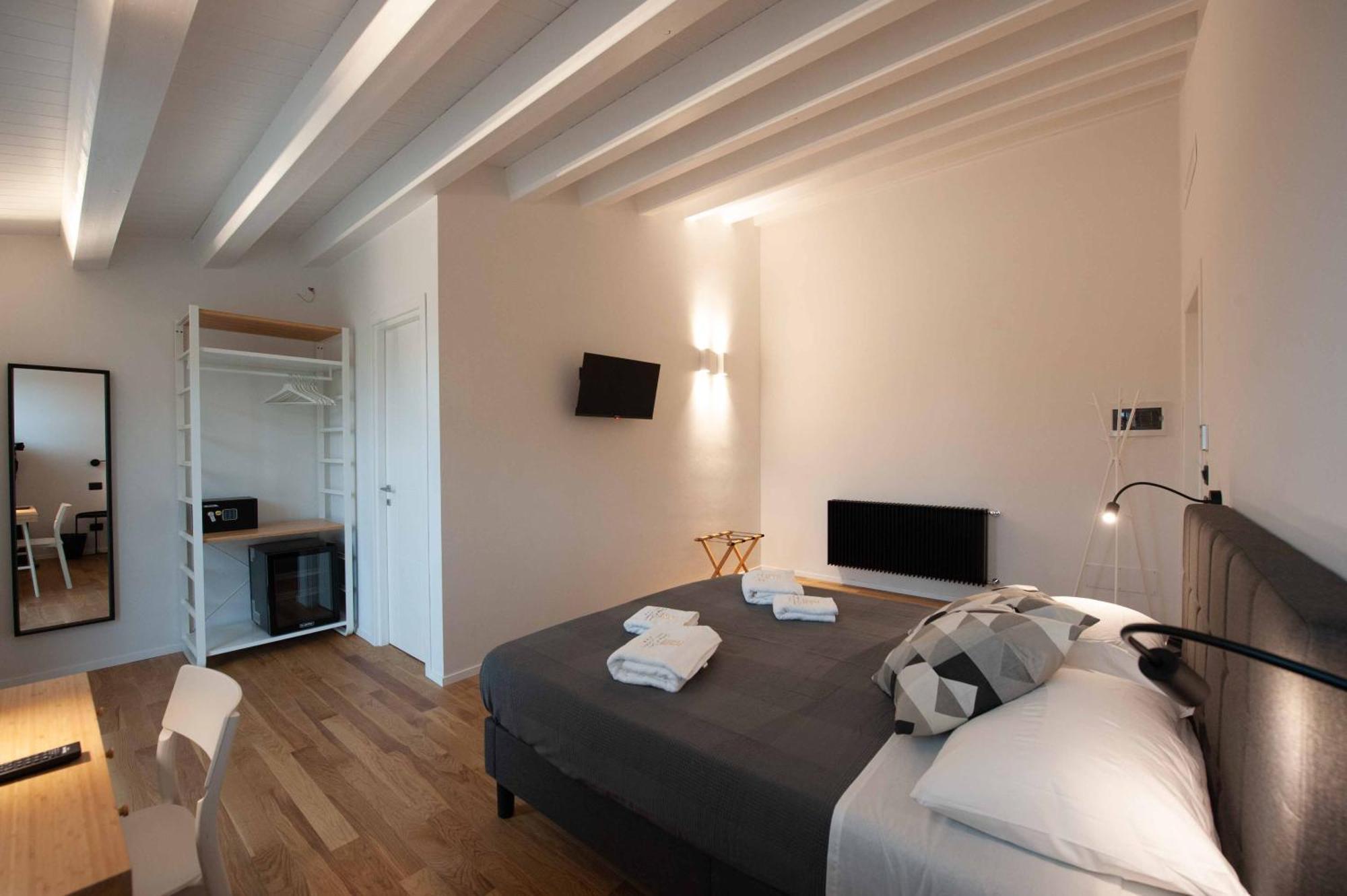 Palazzo Al Carmine Hotell Monreale Rom bilde
